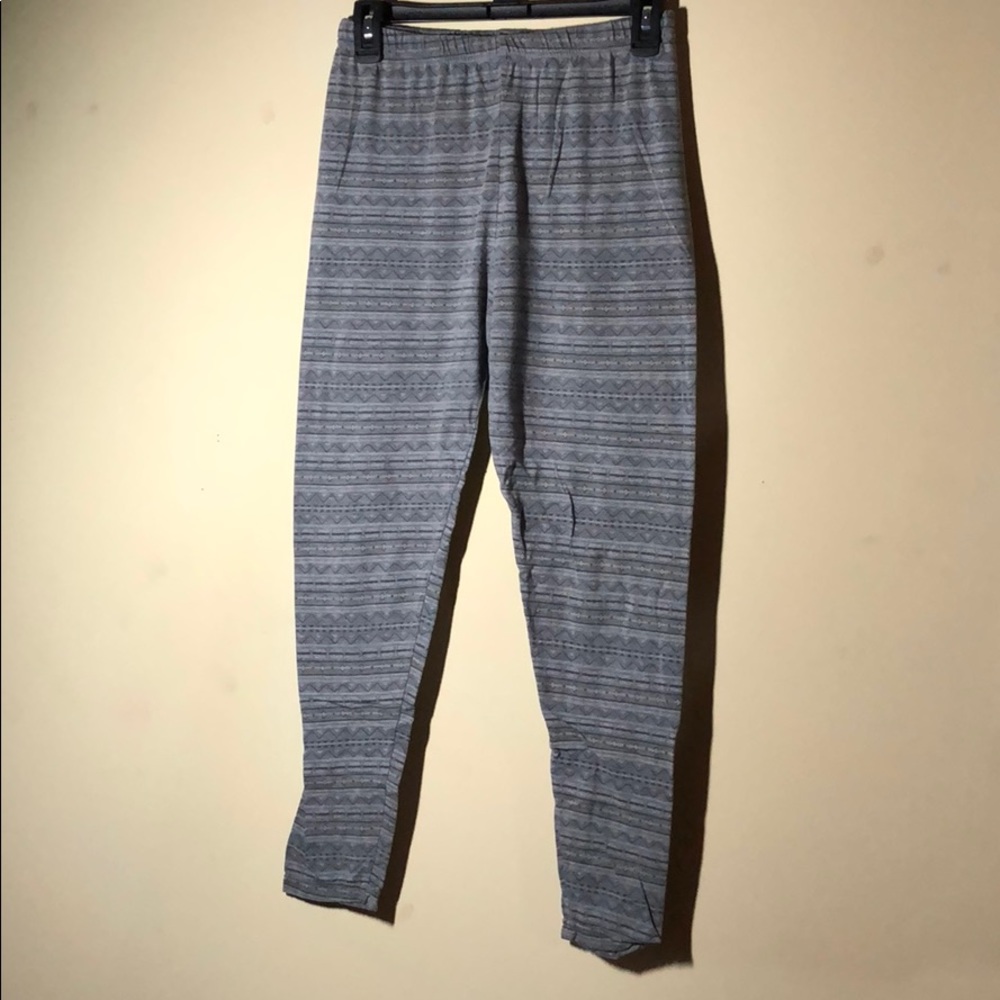 Grey patterned leggings